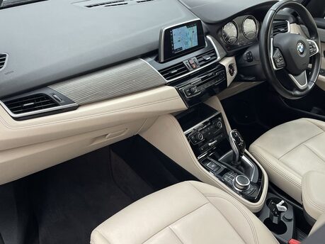 BMW 2 Series 2.0 220d Luxury Auto xDrive Euro 6 (s/s) 5dr 11