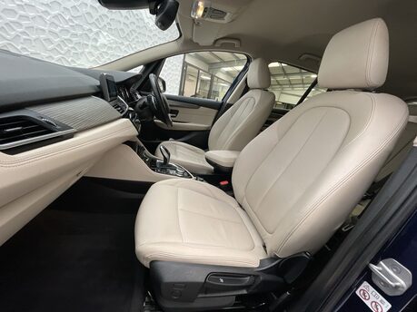 BMW 2 Series 2.0 220d Luxury Auto xDrive Euro 6 (s/s) 5dr 12
