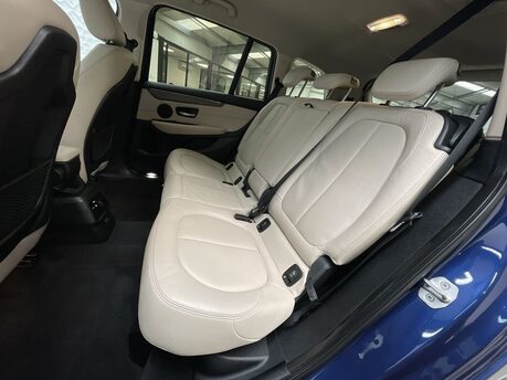 BMW 2 Series 2.0 220d Luxury Auto xDrive Euro 6 (s/s) 5dr 34