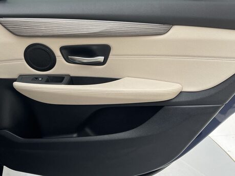 BMW 2 Series 2.0 220d Luxury Auto xDrive Euro 6 (s/s) 5dr 39