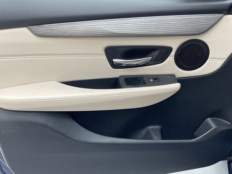 BMW 2 Series 2.0 220d Luxury Auto xDrive Euro 6 (s/s) 5dr 41