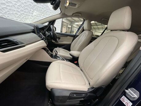 BMW 2 Series 2.0 220d Luxury Auto xDrive Euro 6 (s/s) 5dr 29