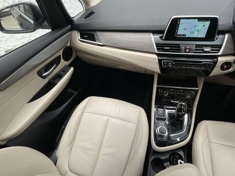 BMW 2 Series 2.0 220d Luxury Auto xDrive Euro 6 (s/s) 5dr 32