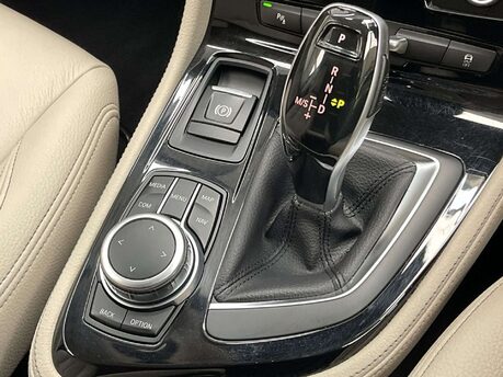 BMW 2 Series 2.0 220d Luxury Auto xDrive Euro 6 (s/s) 5dr 38
