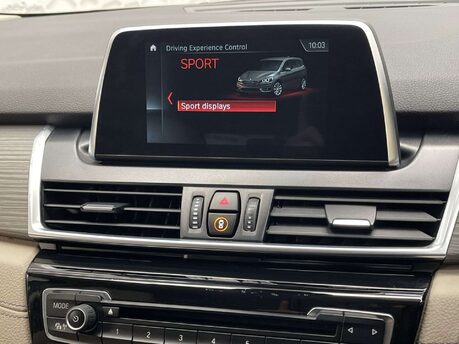 BMW 2 Series 2.0 220d Luxury Auto xDrive Euro 6 (s/s) 5dr 27