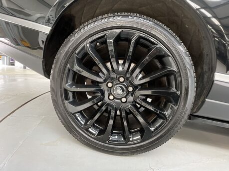 Land Rover Range Rover 3.0 TD V6 Autobiography Auto 4WD Euro 6 (s/s) 5dr 44