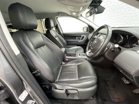 Land Rover Discovery Sport 2.0 TD4 SE Tech Auto 4WD Euro 6 (s/s) 5dr 9