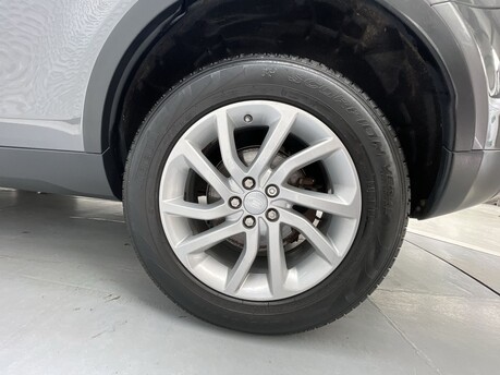 Land Rover Discovery Sport 2.0 TD4 SE Tech Auto 4WD Euro 6 (s/s) 5dr 43
