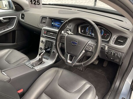 Volvo V60 2.4 D5 Twin Engine SE Nav Auto AWD Euro 6 (s/s) 5dr 2