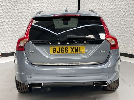 Volvo V60 2.4 D5 Twin Engine SE Nav Auto AWD Euro 6 (s/s) 5dr 15