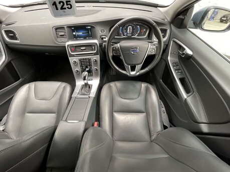 Volvo V60 2.4 D5 Twin Engine SE Nav Auto AWD Euro 6 (s/s) 5dr 17