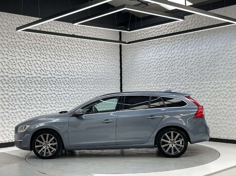 Volvo V60 2.4 D5 Twin Engine SE Nav Auto AWD Euro 6 (s/s) 5dr 18
