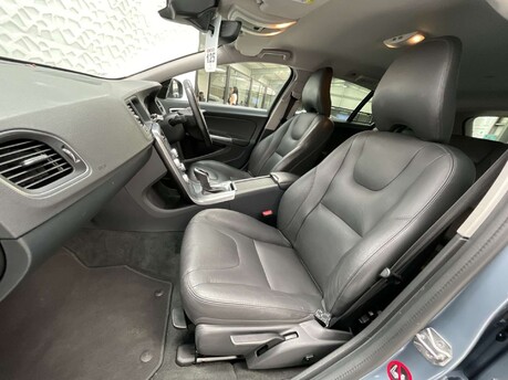 Volvo V60 2.4 D5 Twin Engine SE Nav Auto AWD Euro 6 (s/s) 5dr 26