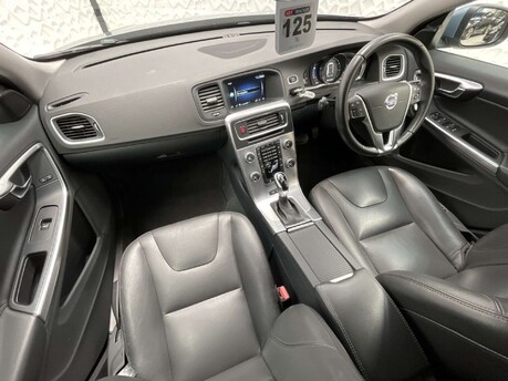 Volvo V60 2.4 D5 Twin Engine SE Nav Auto AWD Euro 6 (s/s) 5dr 29