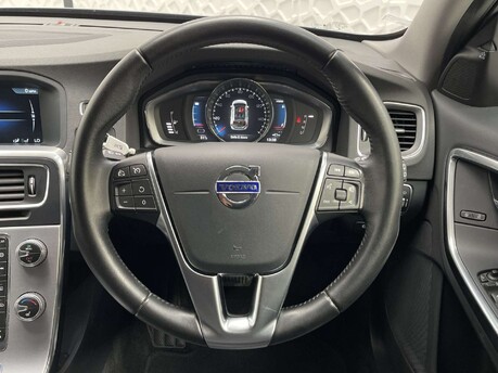 Volvo V60 2.4 D5 Twin Engine SE Nav Auto AWD Euro 6 (s/s) 5dr 31