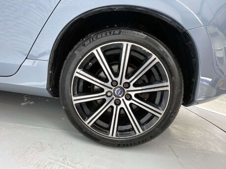 Volvo V60 2.4 D5 Twin Engine SE Nav Auto AWD Euro 6 (s/s) 5dr 44