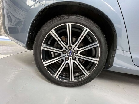 Volvo V60 2.4 D5 Twin Engine SE Nav Auto AWD Euro 6 (s/s) 5dr 45