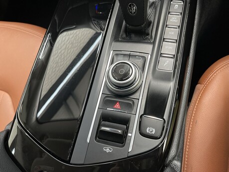 Maserati Levante 3.0D V6 ZF 4WD Euro 6 (s/s) 5dr 31