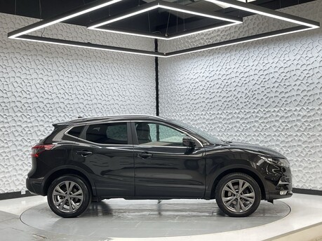 Nissan Qashqai 1.6 DIG-T N-Connecta Euro 6 (s/s) 5dr 8