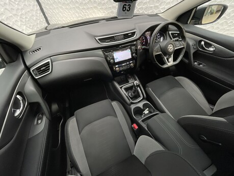 Nissan Qashqai 1.6 DIG-T N-Connecta Euro 6 (s/s) 5dr 16