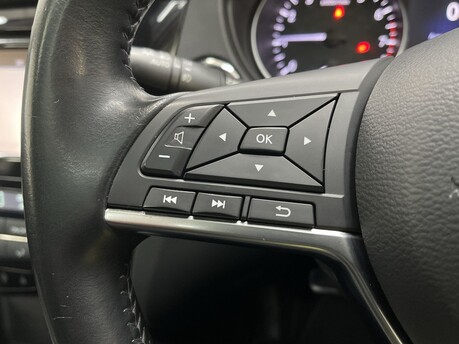 Nissan Qashqai 1.6 DIG-T N-Connecta Euro 6 (s/s) 5dr 20