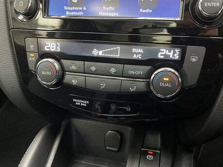 Nissan Qashqai 1.6 DIG-T N-Connecta Euro 6 (s/s) 5dr 28