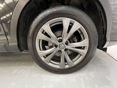 Nissan Qashqai 1.6 DIG-T N-Connecta Euro 6 (s/s) 5dr 41