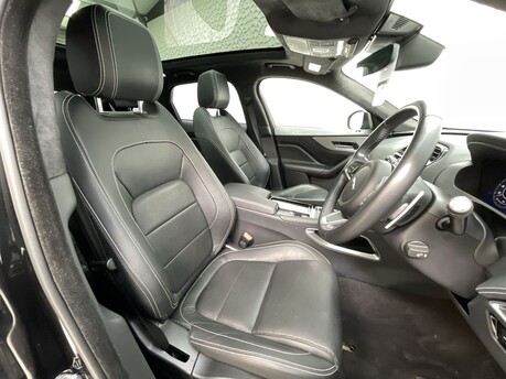 Jaguar F-Pace 2.0 D180 Chequered Flag Auto AWD Euro 6 (s/s) 5dr 9