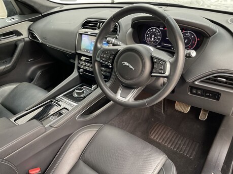 Jaguar F-Pace 2.0 D180 Chequered Flag Auto AWD Euro 6 (s/s) 5dr 10