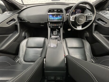Jaguar F-Pace 2.0 D180 Chequered Flag Auto AWD Euro 6 (s/s) 5dr 17