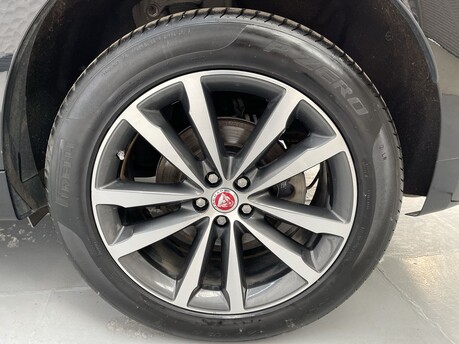Jaguar F-Pace 2.0 D180 Chequered Flag Auto AWD Euro 6 (s/s) 5dr 41