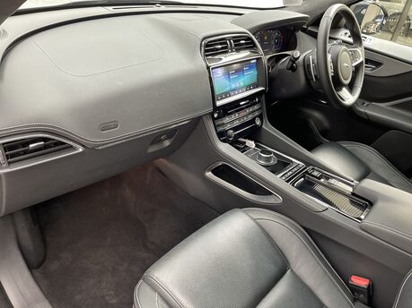 Jaguar F-Pace 2.0 D180 Chequered Flag Auto AWD Euro 6 (s/s) 5dr 11