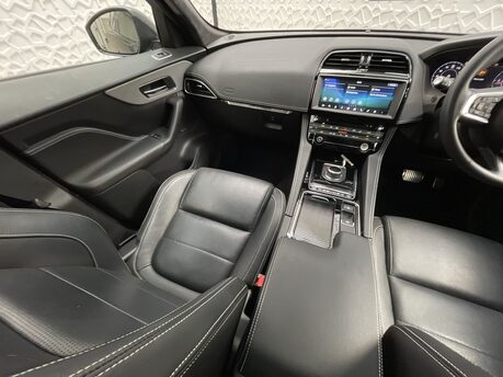 Jaguar F-Pace 2.0 D180 Chequered Flag Auto AWD Euro 6 (s/s) 5dr 15