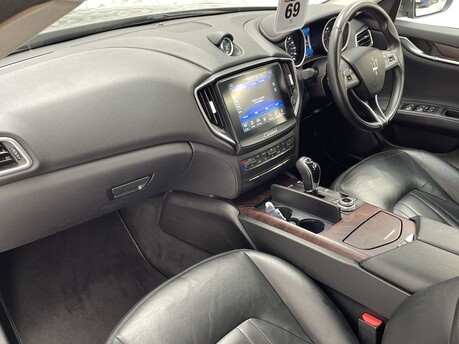 Maserati Ghibli 3.0D V6 ZF Euro 5 (s/s) 4dr 11