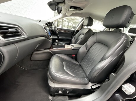 Maserati Ghibli 3.0D V6 ZF Euro 5 (s/s) 4dr 12