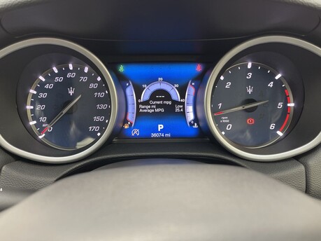 Maserati Ghibli 3.0D V6 ZF Euro 5 (s/s) 4dr 21