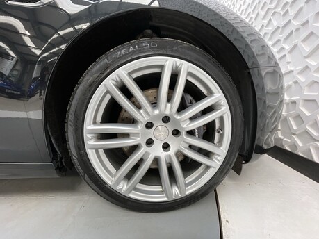Maserati Ghibli 3.0D V6 ZF Euro 5 (s/s) 4dr 43