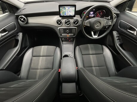 Mercedes-Benz GLA 1.6 GLA180 Urban Edition 7G-DCT Euro 6 (s/s) 5dr 17