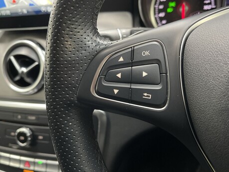 Mercedes-Benz GLA 1.6 GLA180 Urban Edition 7G-DCT Euro 6 (s/s) 5dr 19