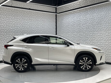 Lexus NX 2.5 300h E-CVT 4WD Euro 6 (s/s) 5dr 8