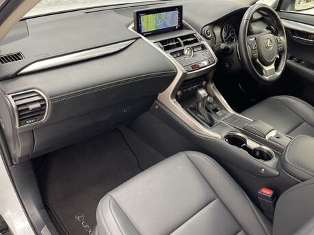 Lexus NX 2.5 300h E-CVT 4WD Euro 6 (s/s) 5dr 11