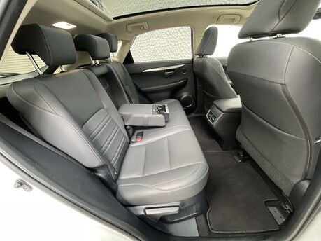 Lexus NX 2.5 300h E-CVT 4WD Euro 6 (s/s) 5dr 34