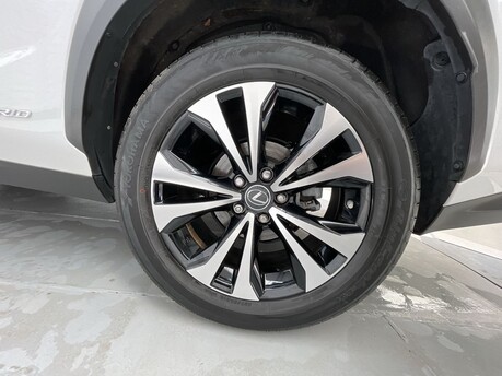 Lexus NX 2.5 300h E-CVT 4WD Euro 6 (s/s) 5dr 43