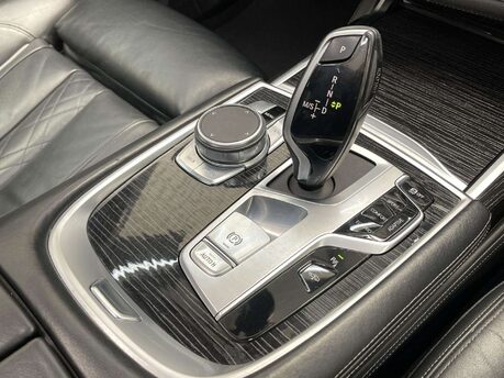 BMW 7 Series 3.0 740Ld M Sport Auto xDrive Euro 6 (s/s) 4dr 38