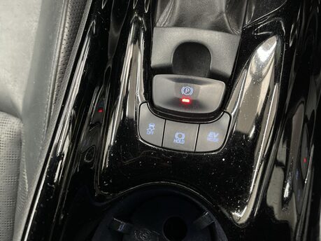 Toyota C-HR 1.8 VVT-h Dynamic CVT Euro 6 (s/s) 5dr 28