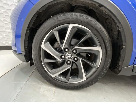 Toyota C-HR 1.8 VVT-h Dynamic CVT Euro 6 (s/s) 5dr 40