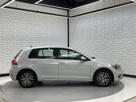 Volkswagen Golf 2.0 TDI SE Nav DSG Euro 6 (s/s) 5dr 8