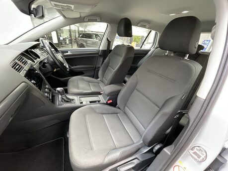 Volkswagen Golf 2.0 TDI SE Nav DSG Euro 6 (s/s) 5dr 12