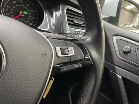Volkswagen Golf 2.0 TDI SE Nav DSG Euro 6 (s/s) 5dr 20