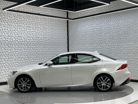 Lexus Is 2.5 300h Advance E-CVT Euro 6 (s/s) 4dr 4